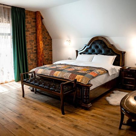 Bed and Breakfast Boutique Marlen à Ghimbav Extérieur photo