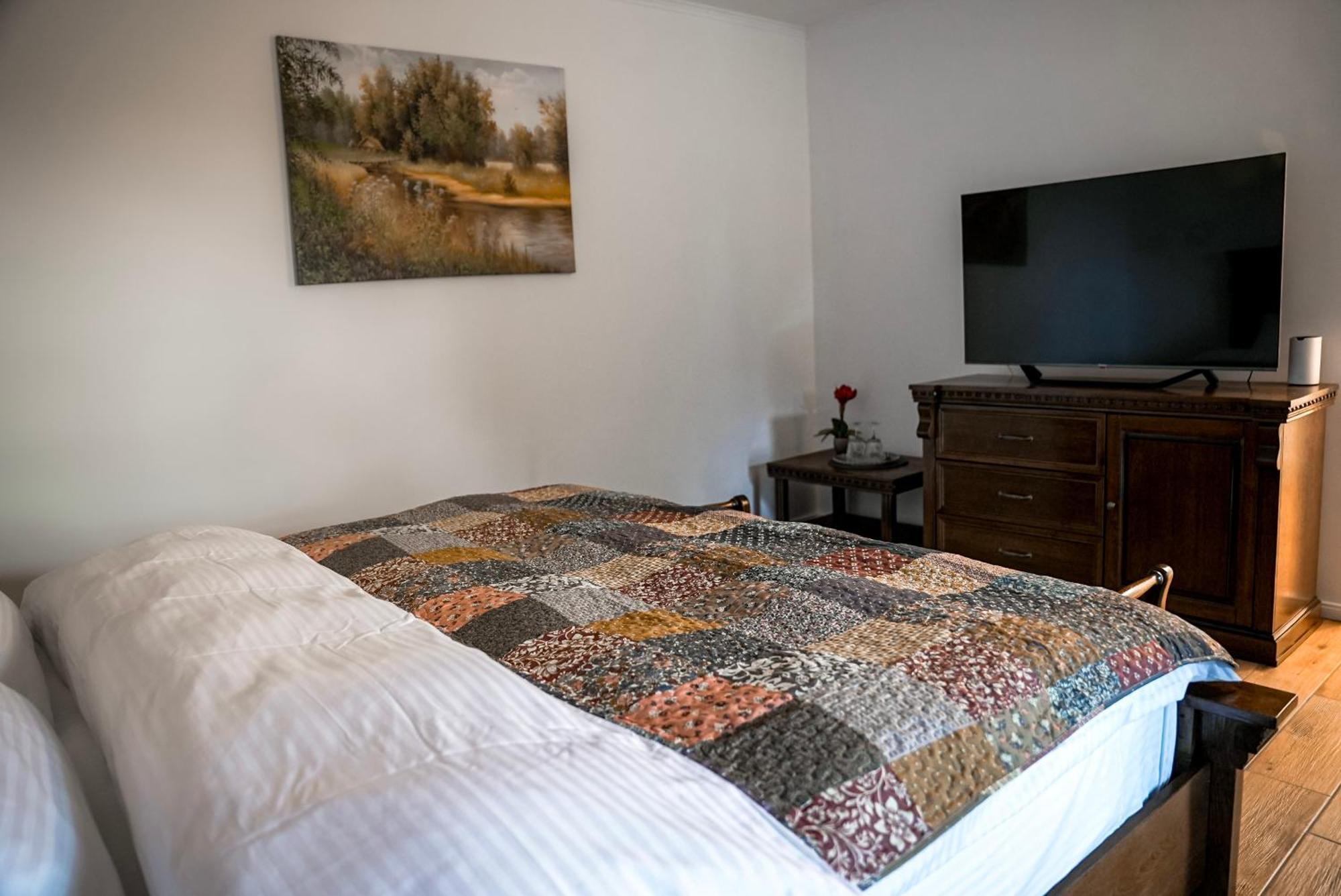 Bed and Breakfast Boutique Marlen à Ghimbav Extérieur photo