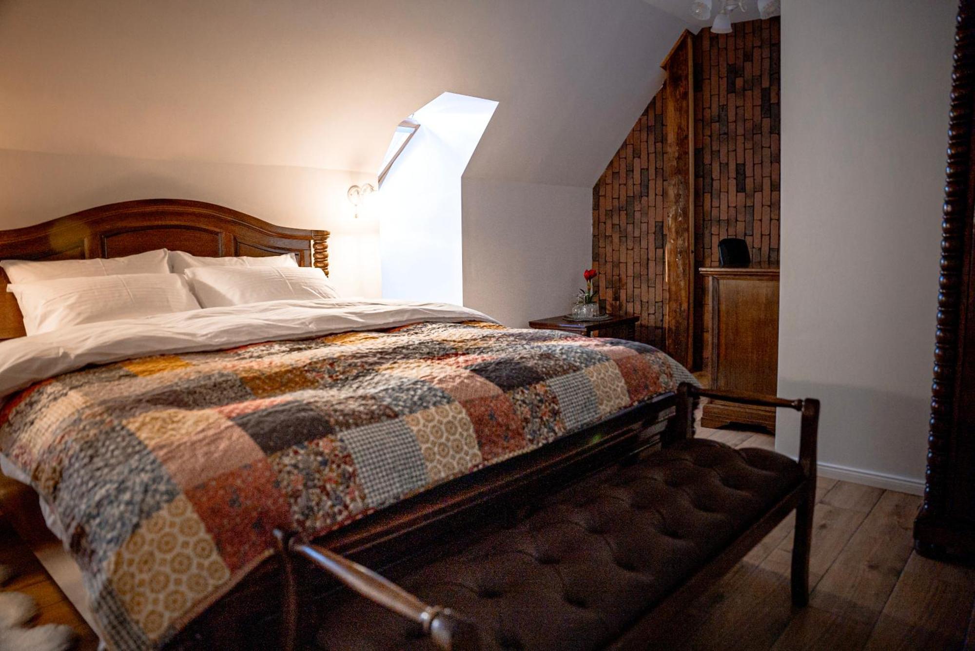 Bed and Breakfast Boutique Marlen à Ghimbav Extérieur photo