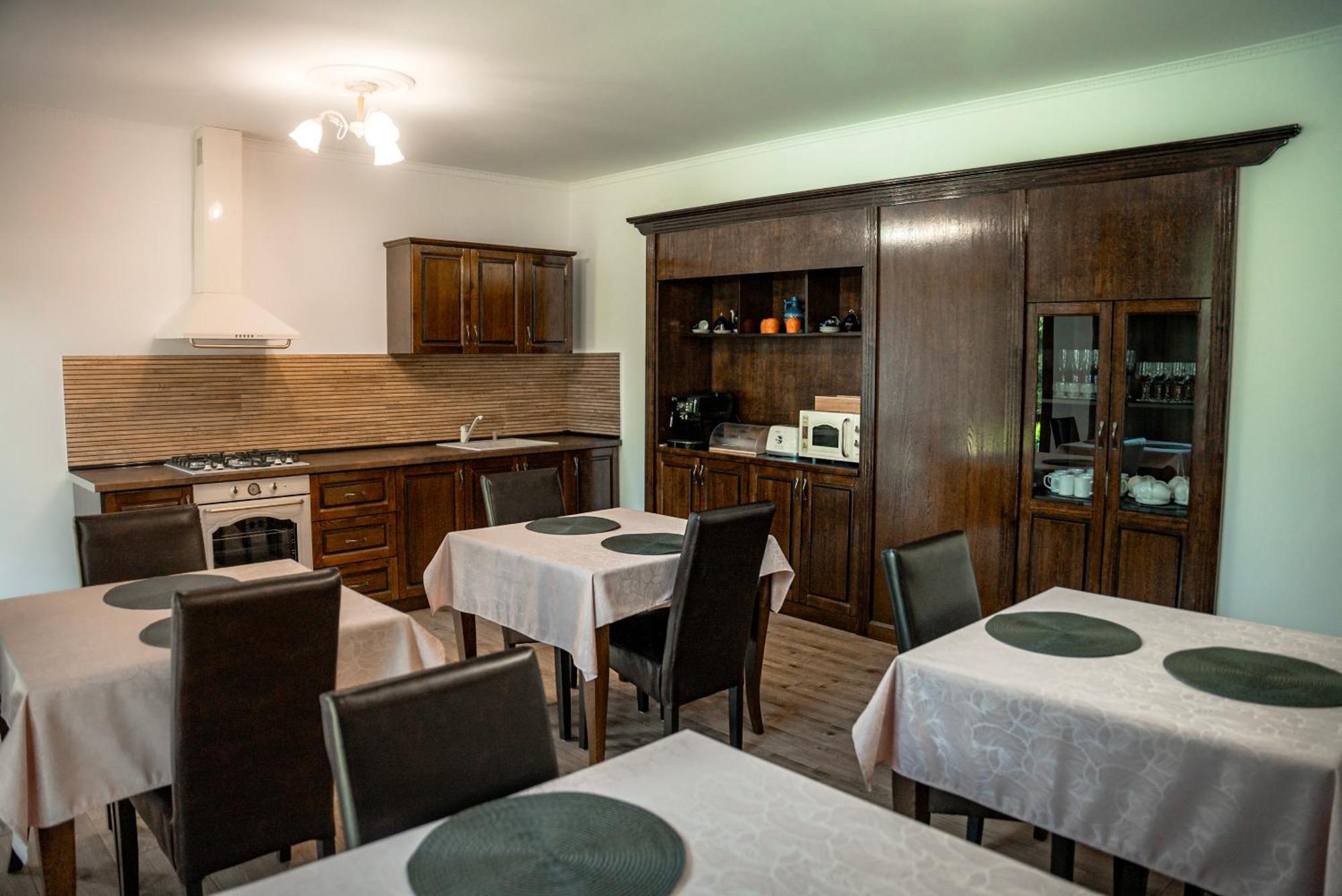 Bed and Breakfast Boutique Marlen à Ghimbav Extérieur photo