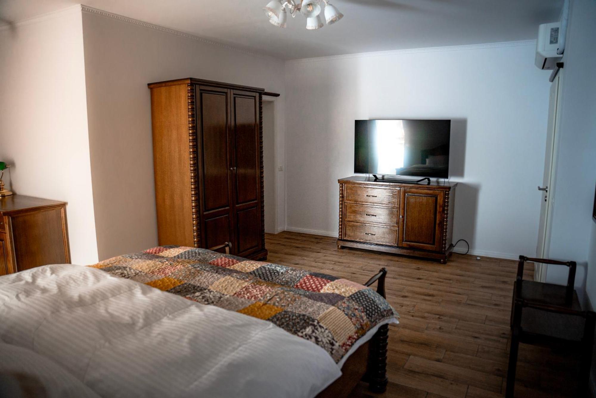 Bed and Breakfast Boutique Marlen à Ghimbav Extérieur photo