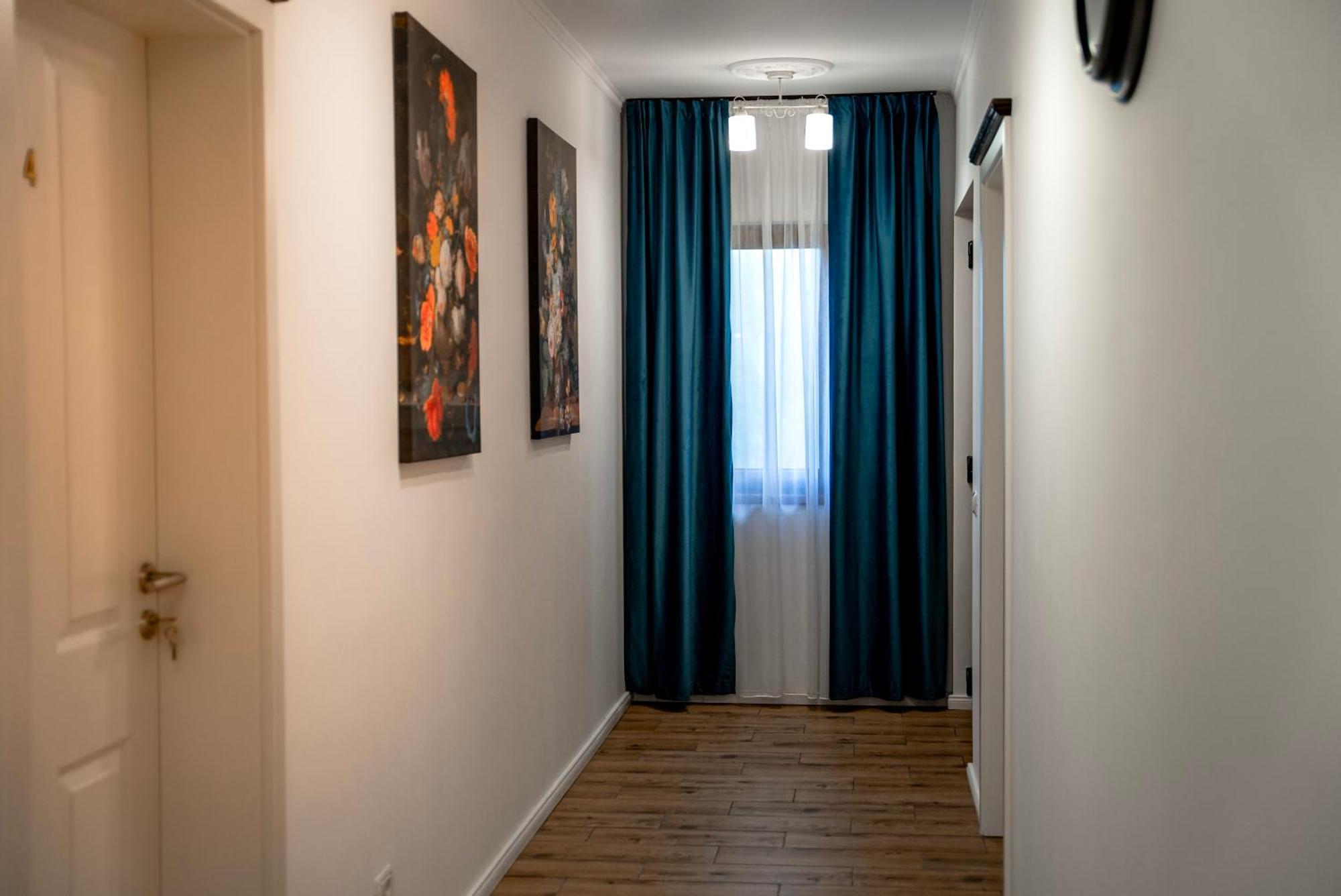 Bed and Breakfast Boutique Marlen à Ghimbav Extérieur photo
